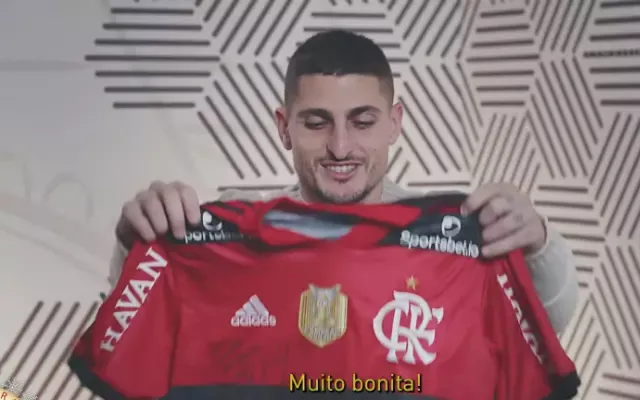 Verratti foi presenteado com camisa do Flamengo. Reprodução/YouTube.
