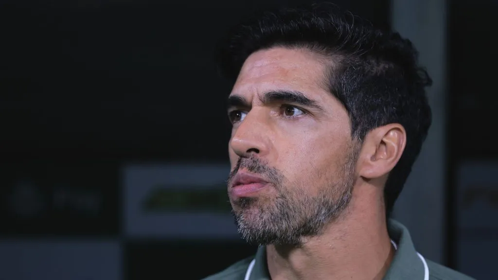 Foto: Ettore Chiereguini/AGIF – Abel Ferreira topa liberar meio-campista ao Vitória.