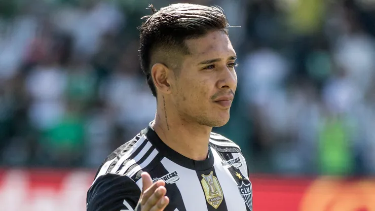 Zaracho durante partida entre Coritiba e Atlético-MG, no Couto Pereira, pelo Brasileirão 2022.