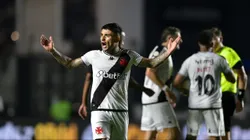 Victor Luis jogador do Vasco durante partida contra o Botafogo. Foto: Thiago Ribeiro/AGIF