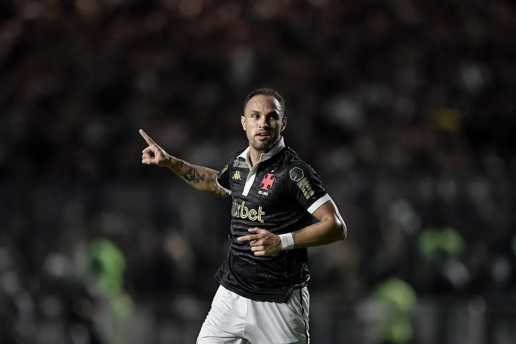 Serginho em partida pelo Vasco. Foto: Thiago Ribeiro/AGIF