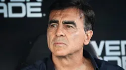 Gustavo Quinteros durante partida entre Vélez Sarsfield e Huracán, pelo Campeonato Argentino. Foto: Rodrigo Valle/Getty Images