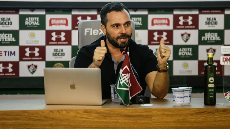 Mário Bittencourt volta a carga para contratar Rony ao Fluminense