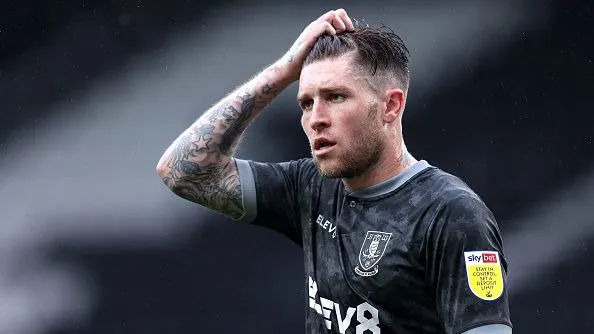Josh Windass durante partida. Foto: Alex Pantling/Getty Images