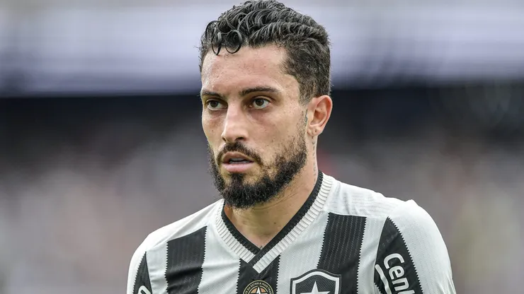 Alex Telles chegou a negociar com o Imortal