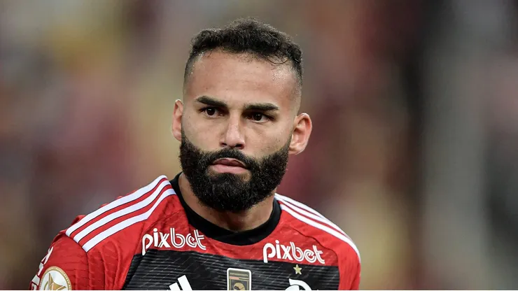 RJ - RIO DE JANEIRO - 29/11/2023 - BRASILEIRO A 2023, FLAMENGO X ATLETICO-MG - Thiago Maia jogador do Flamengo durante partida contra o Atletico-MG no estadio Maracana pelo campeonato Brasileiro A 2023.