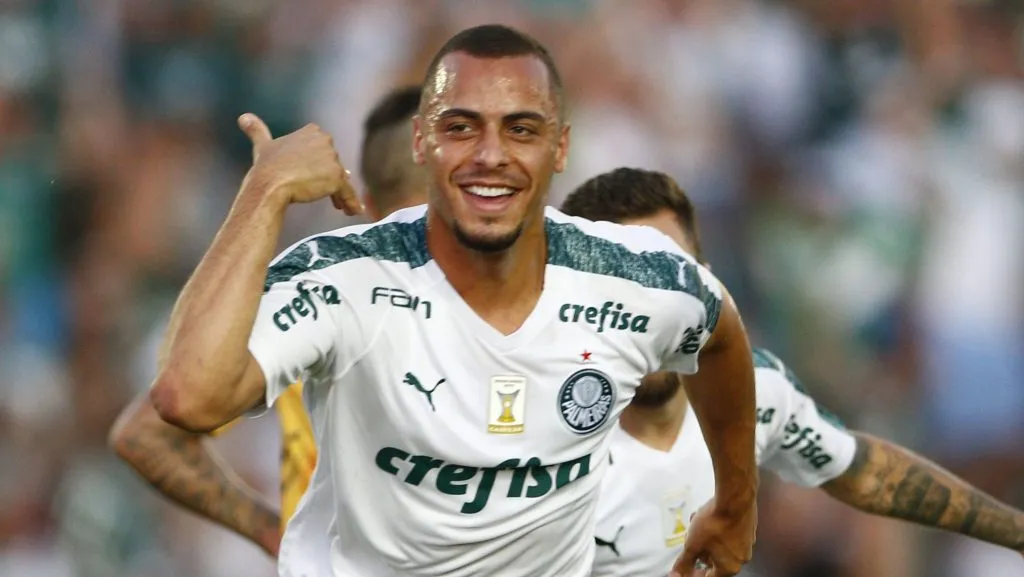 Arthur Cabral fez 1 gol em 5 jogos pelo Palmeiras - Foto: Thiago Calil/AGIF.