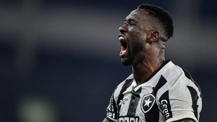 Bastos comete gafe envolvendo Corinthians e torcida botafoguense não perdoa. Foto: Thiago Ribeiro/AGIF