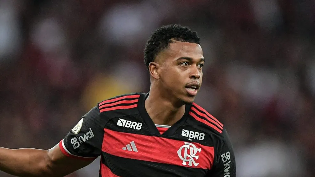 Foto: Thiago Ribeiro/AGIF – Atacante não vingou com a camisa do Flamengo.