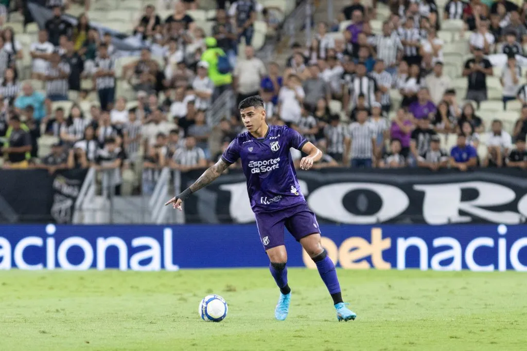 David Ricardo em partida pelo Vozão. Foto: Baggio Rodrigues/AGIF