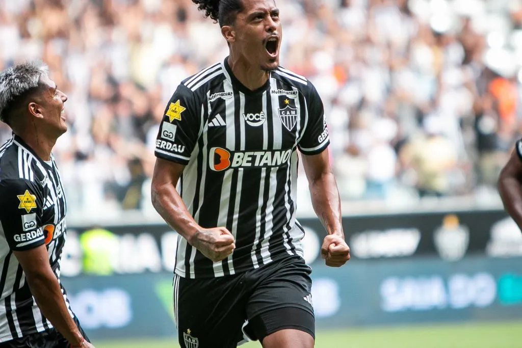 O zagueiro Maurício Lemos vem sendo pretendido por diversos clubes do Brasil e pelo Peñarol. Foto: Fernando Moreno/AGIF