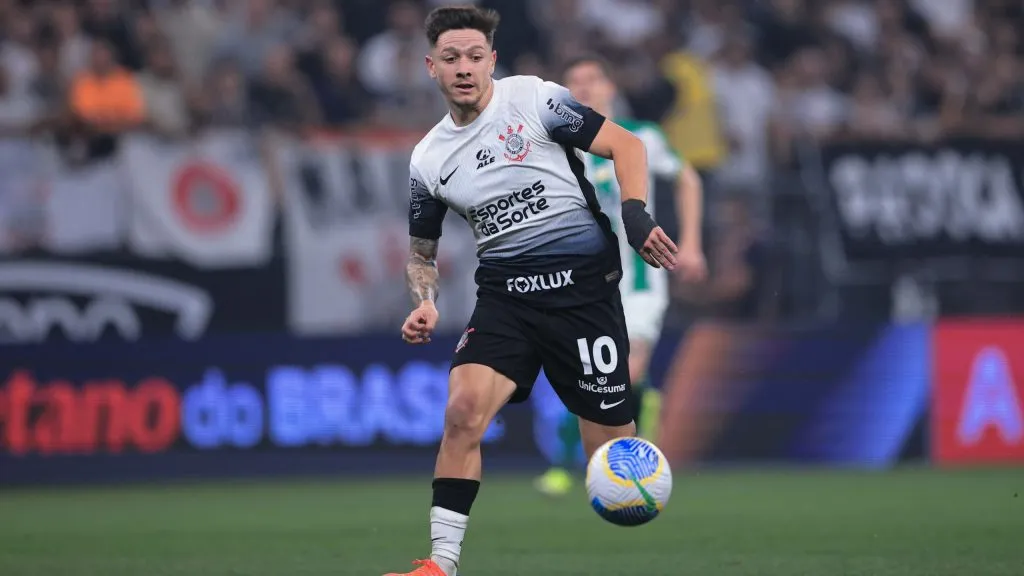 Rodrigo Garro em ação pelo Timão – Foto: Ettore Chiereguini/AGIF