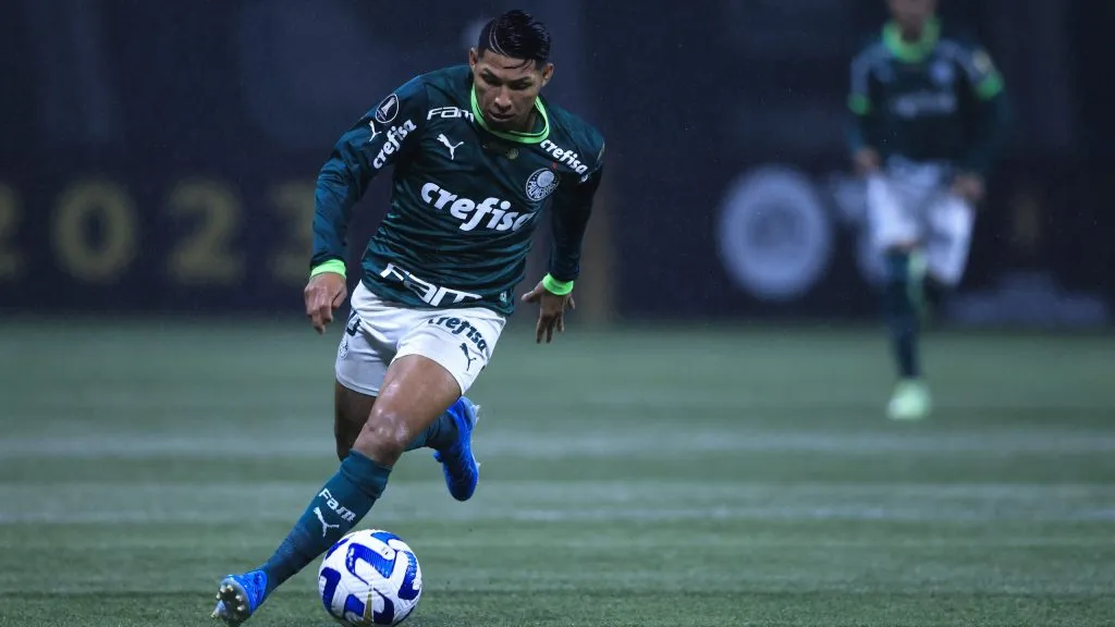 Rony durante partida. Foto: Ettore Chiereguini/AGIF