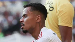 SP - RIO DE JANEIRO - 02/06/2024 - BRASILEIRO A 2024, VASCO X FLAMENGO - Allan jogador do Flamengo lamenta durante partida contra o Vasco no estadio Maracana pelo campeonato Brasileiro A 2024.