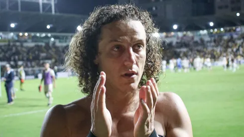 Corinthians segue em contato com David Luiz.