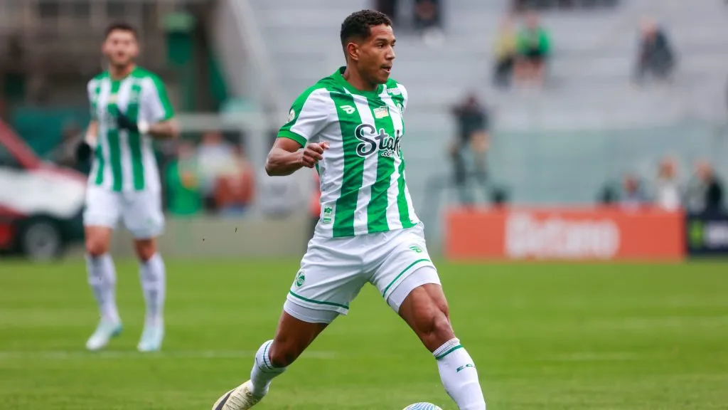 João Lucas é o primeiro reforço do Grêmio para 2025. Foto: Luiz Erbes/AGIF
