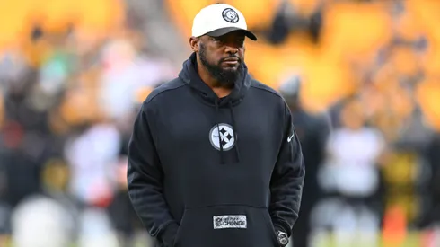 Tomlin mantém Wilson como titular dos Steelers e descarta Fields para os playoffs. Foto: Getty Images.