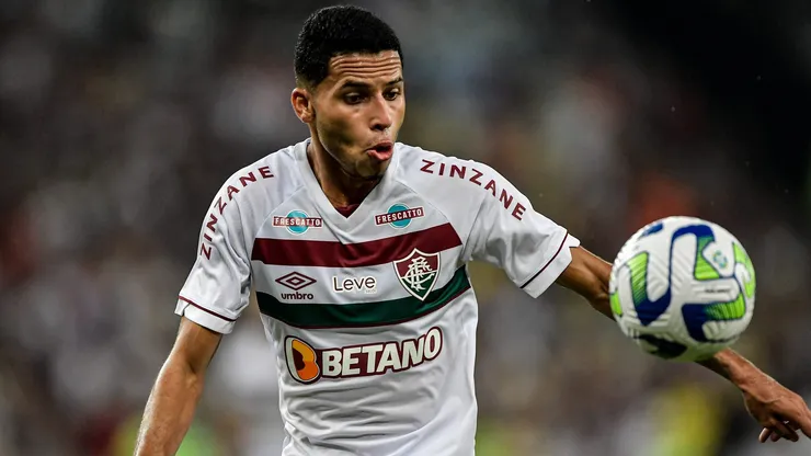 Alexsander ex-jogador do Fluminense durante partida. Foto: Thiago Ribeiro/AGIF