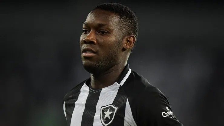 Patrick de Paula jogador do Botafogo durante partida contra o Goias. Foto: Thiago Ribeiro/AGIF