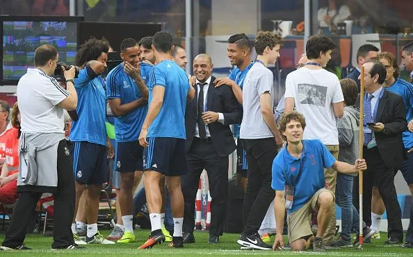 O ex-jogador do Real Madrid Roberto Carlos antes da sessão de treinos do Real Madrid na véspera da final da UEFA Champions League contra o Atletico de Madrid, em Milão. Foto: Matthias Hangst/Getty Images