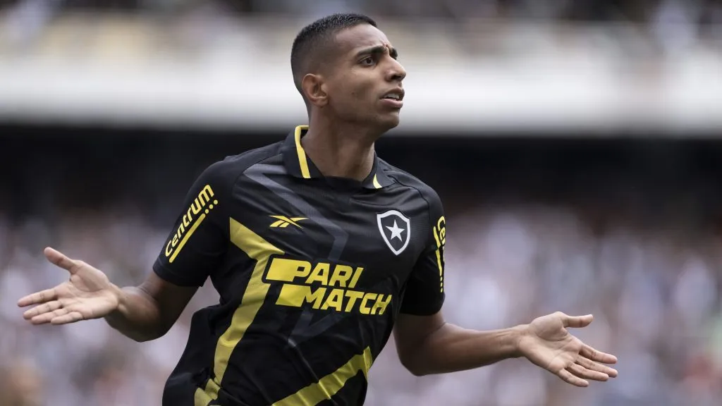 Victor Sá vem tendo o nome cotado para voltar a atua no Brasil –  Foto: Jorge Rodrigues/AGIF