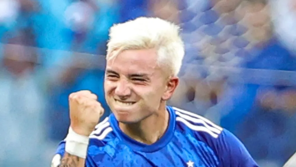 Foto: Gilson Lobo/AGIF – Barreal comemorando gol pelo Cruzeiro contra o Corinthians.