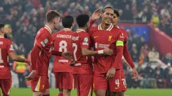 Jogadores do Liverpool comemoram gol marcado em Anfield na partida da UEFA Champions League diante do Bayer Leverkusen. Foto: Every Second Media / Alamy Stock Photo