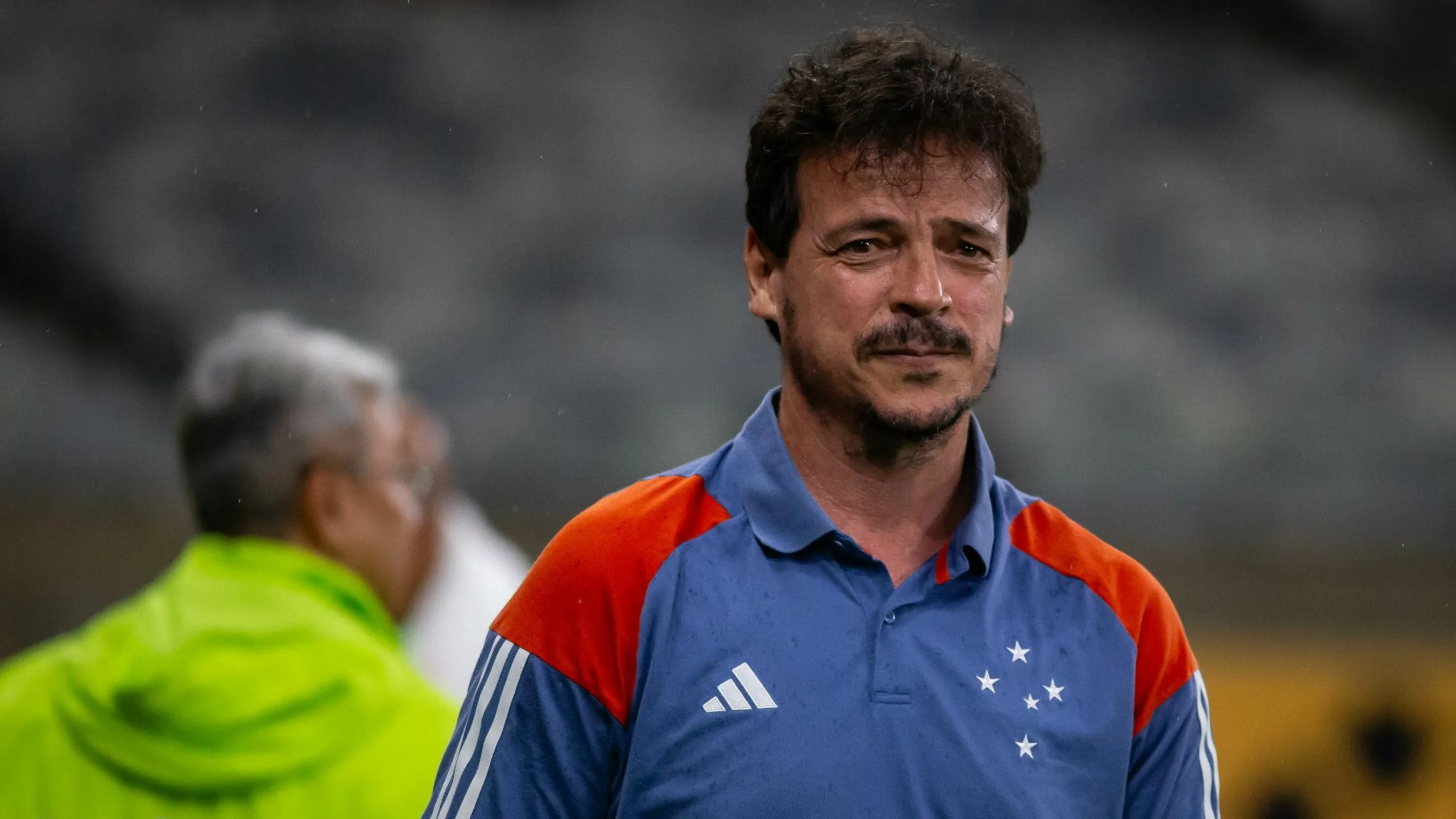 Fernando Diniz tecnico do Cruzeiro durante partida contra o Palmeiras no estadio Mineirao pelo campeonato Brasileiro A 2024. Foto: Fernando Moreno/AGIF