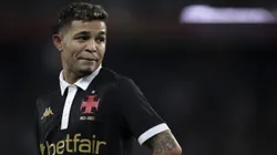 Adson jogador do Vasco durante partida contra o Fluminense. Foto: Jorge Rodrigues/AGIF