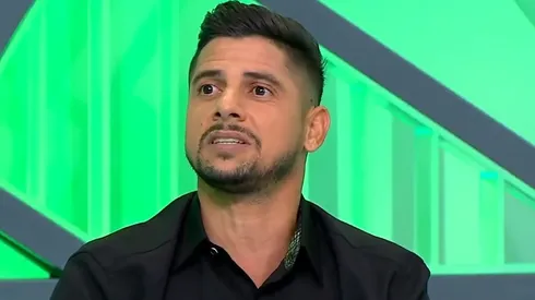 Cicinho aparece como substituto ideal para Denílson para o Jogo Aberto - Foto: Reprodução/SBT.