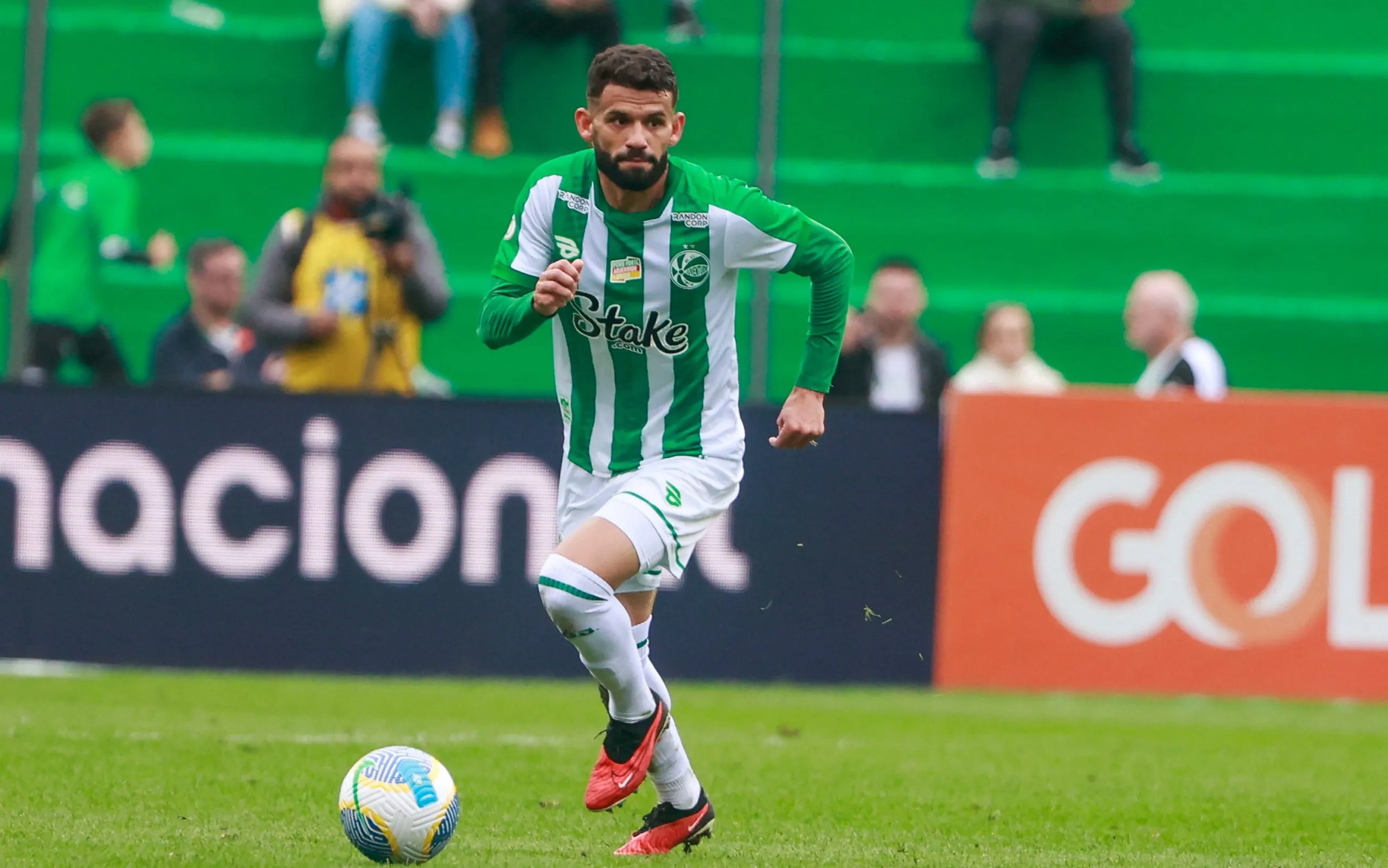 Jadson jogador do Juventude durante partida contra o Fluminense no estadio Alfredo Jaconi pelo campeonato Brasileiro A 2024. Foto: Luiz Erbes/AGIF