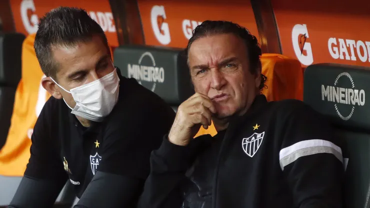 Victor e Cuca em ação - Foto: Bruna Prado-Pool/Getty Images.