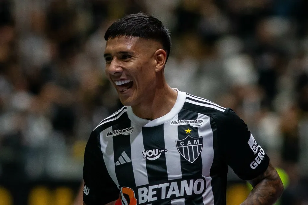 Segundo jornalista, o Atlético-MG aceitou a proposta pelo meia Zaracho. Foto: Fernando Moreno/AGIF