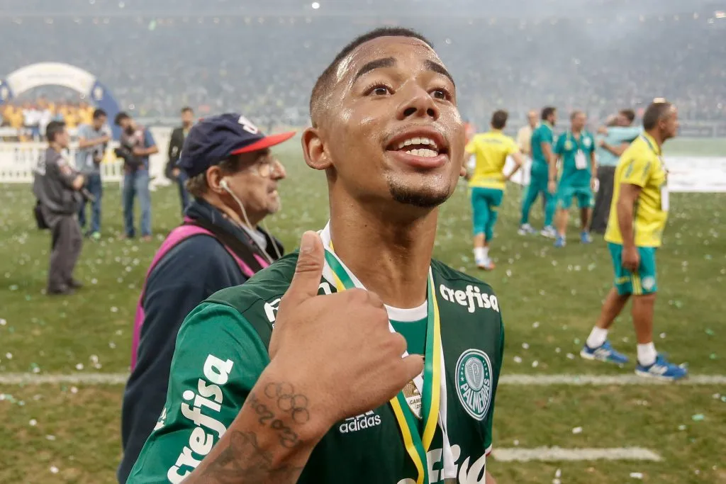 Gabriel Jesus, em ação pelo Palmeiras comemorando o titulo apos partida contra a Chapecoense pelo Campeonato Brasileiro de 2016 no Allianz Parque. Foto: Marcello Zambrana/AGIF