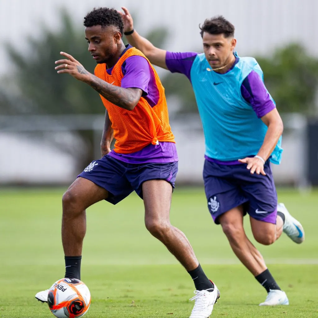 Palacios e Romero treinando. Foto: Rodrigo Coca/Ag. Corinthians