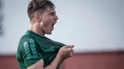 Natanael jogador do Coritiba comemora seu gol durante partida contra o Vila Nova-GO no estadio Onesio Brasileiro Alvarenga pelo campeonato Brasileiro B 2024. Foto: Isabela Azine/AGIF