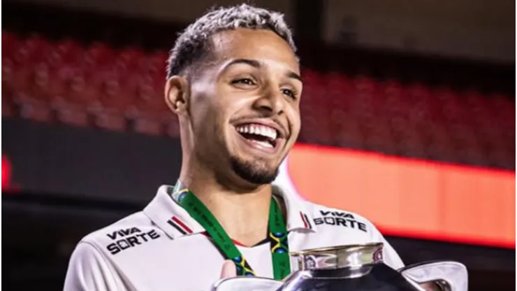 Matheus Alves foi campeão da Copa do Brasil Sub-20 (Reprodução/Instagram/@matheusalvesn1)