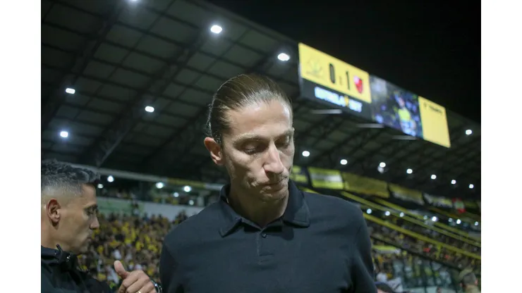 Filipe Luis tecnico do Flamengo durante partida contra o Criciuma no estadio Heriberto Hulse pelo campeonato Brasileiro A 2024. Foto: Leonardo Hubbe/AGIF