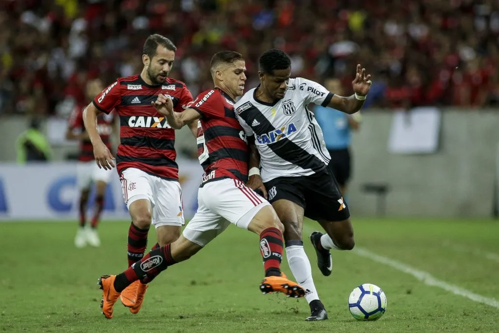 Gustavo Cuellar  atuando pelo Flamengo