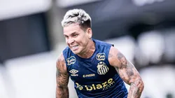 Soteldo em ação em jogo-treino do Peixe ontem (9).