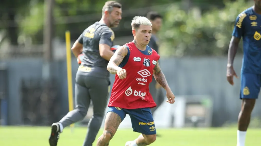 Soteldo pode deixar o Santos pelo Atlético-MG – Foto: Reinaldo Campos/AGIF