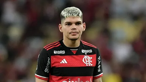 Futuro de Ayrton Lucas é definido no Flamengo - Foto: Thiago Ribeiro/AGIF