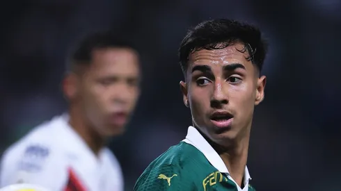 Vitor Reis durante jogo do Verdão no Brasileirão em 2024.