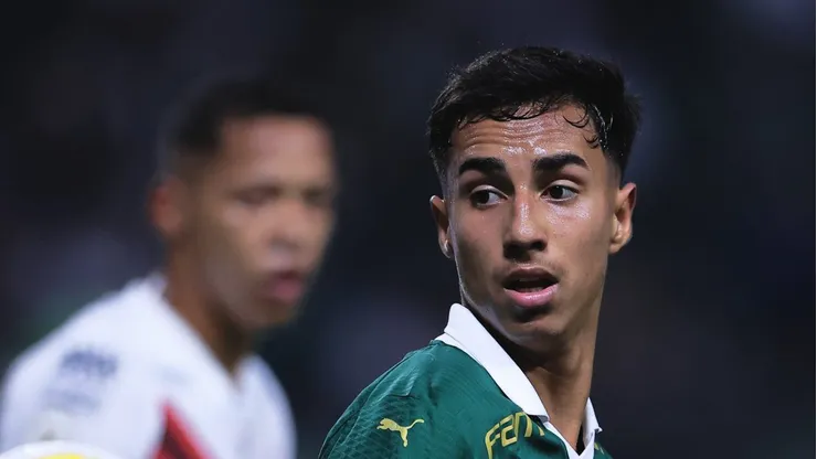 Vitor Reis durante jogo do Verdão no Brasileirão em 2024.