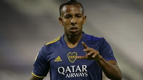 Sebastian Villa comemorando gol durante partida entre Vélez Sarsfield e Boca Juniors, pela Copa da Liga Argentina, em 2021. Foto: Daniel Jayo