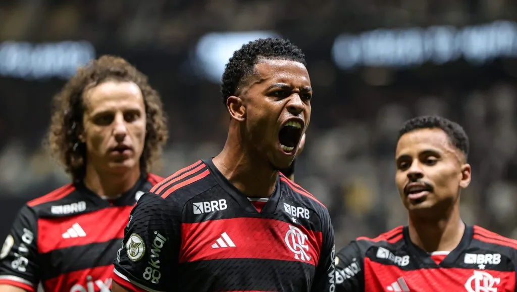 Carlinhos, atacante do Flamengo.