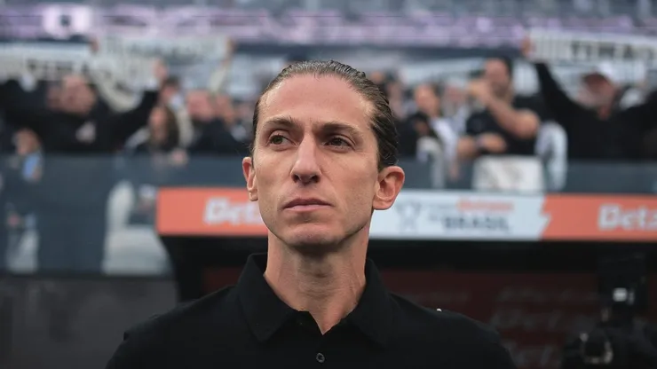 Filipe Luis não conta com o camisa 22 no elenco do CRF.