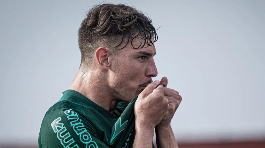 Natanael, jogador do Coritiba – Foto: Isabela Azine/AGIF