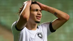 Matheus Nascimento tem atuação criticada pela torcida do Botafogo em derrota no Cariocão