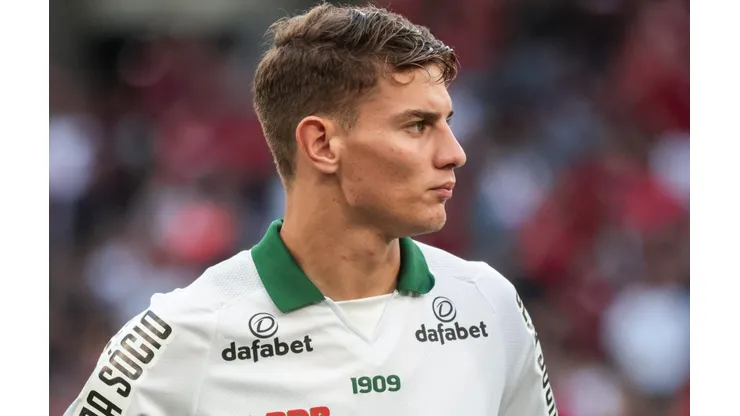 Natanael, em ação pelo Coritiba - Foto: Robson Mafra/AGIF